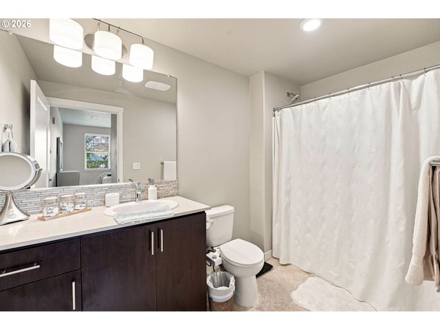 17051 Sw APPLEDALE Rd 203, Beaverton, OR 97007