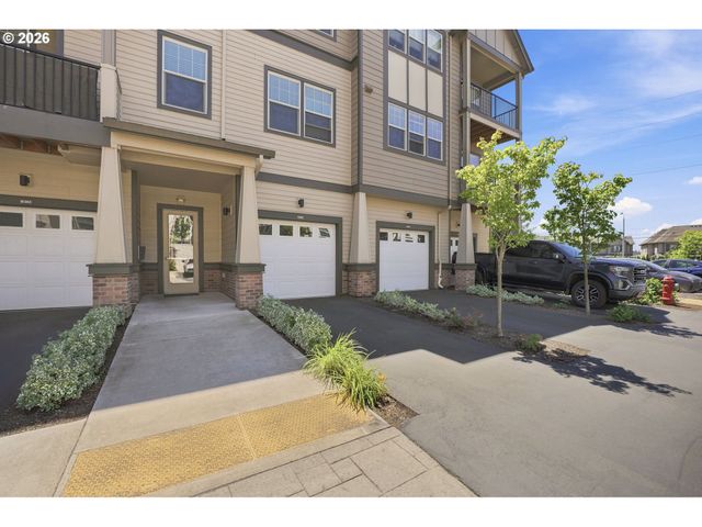 17051 Sw APPLEDALE Rd 203, Beaverton, OR 97007