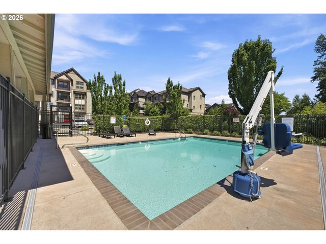 17051 Sw APPLEDALE Rd 203, Beaverton, OR 97007