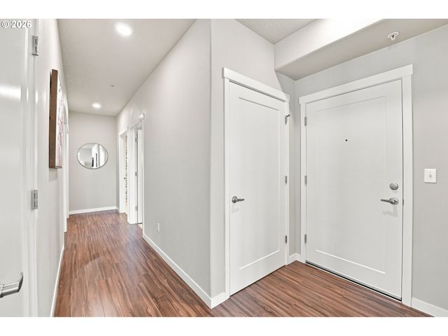 17051 Sw APPLEDALE Rd 203, Beaverton, OR 97007