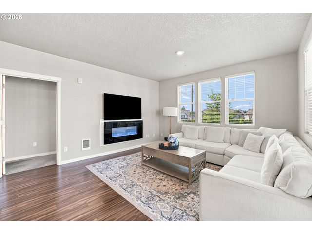 17051 Sw APPLEDALE Rd 203, Beaverton, OR 97007