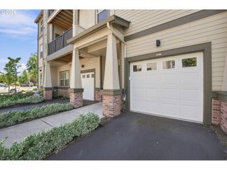 17051 Sw APPLEDALE Rd 203, Beaverton, OR 97007