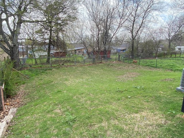 1004 W Hanna Street, Denison, TX 75020