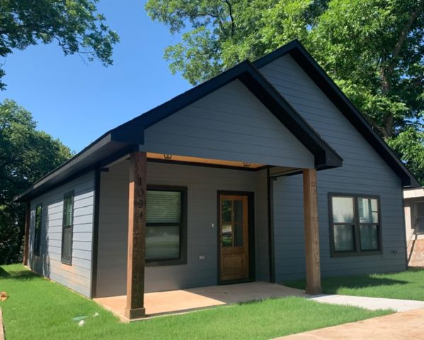 1004 W Hanna Street, Denison, TX 75020