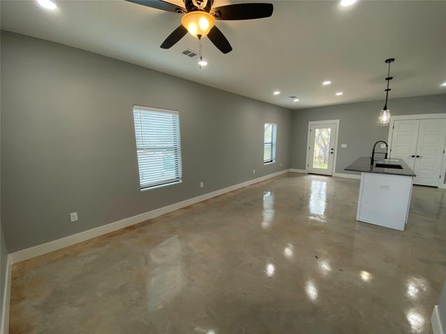 1004 W Hanna Street, Denison, TX 75020