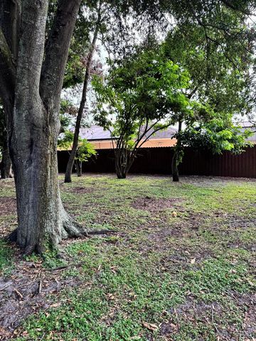 749 SW Mccracken Avenue, Port St. Lucie, FL 34953