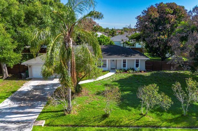 749 SW Mccracken Avenue, Port St. Lucie, FL 34953