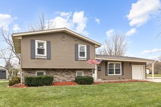 206 Yuma Lane, Carol Stream, IL 60188