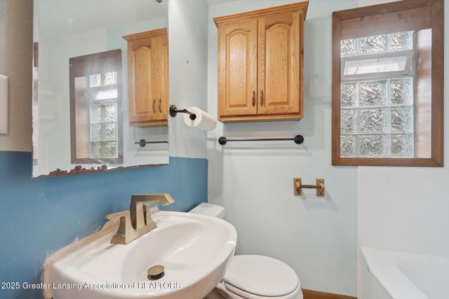 3333 W Willow Street, Lansing, MI 48917