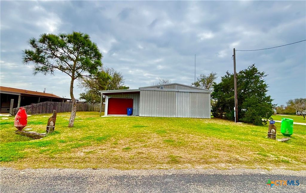 3053 W Monroe Avenue, Port O'connor, TX 77982