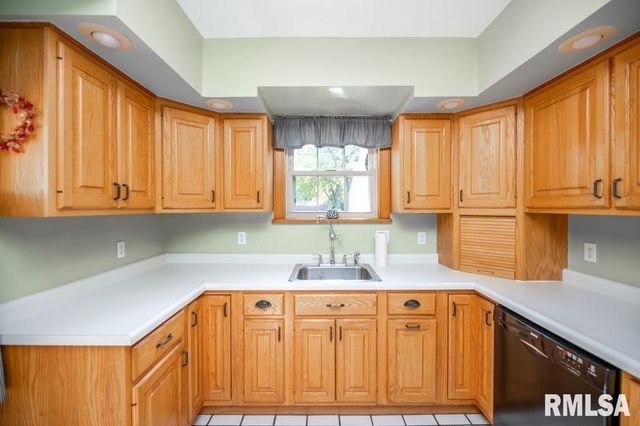 808 PARK Avenue, Pekin, IL 61554