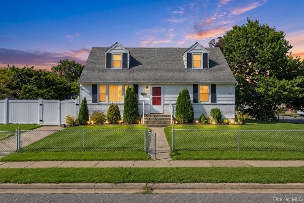 27 Colony Street, Hicksville, NY 11801 — exterior