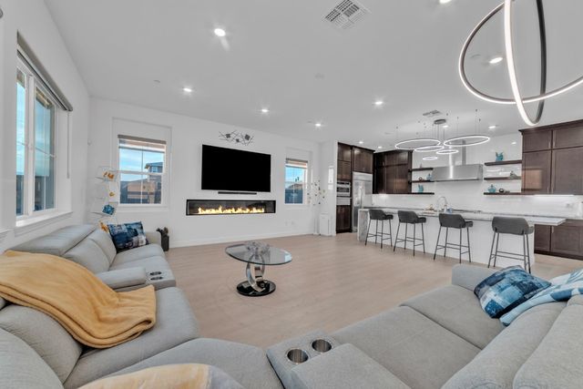 4631 Valley Terrace Cir, Folsom, CA 95630