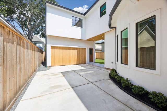 3920 University Boulevard, Houston, TX 77005