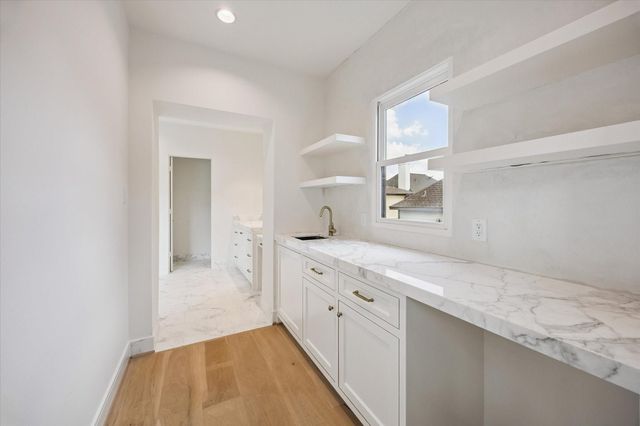 3920 University Boulevard, Houston, TX 77005