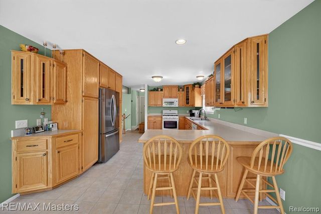 28817 Sugar Island Court, Rockwood, MI 48173