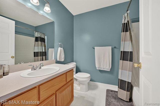28817 Sugar Island Court, Rockwood, MI 48173