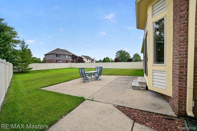 28817 Sugar Island Court, Rockwood, MI 48173