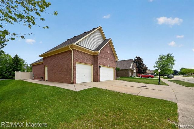 28817 Sugar Island Court, Rockwood, MI 48173