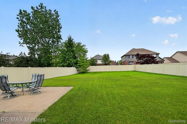 28817 Sugar Island Court, Rockwood, MI 48173