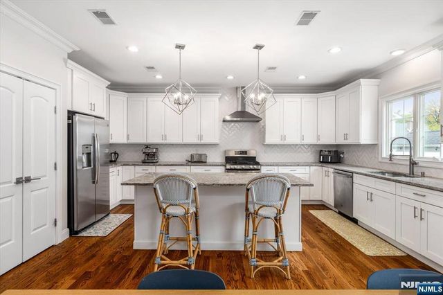 180 Terrace Avenue, Lodi, NJ 07644