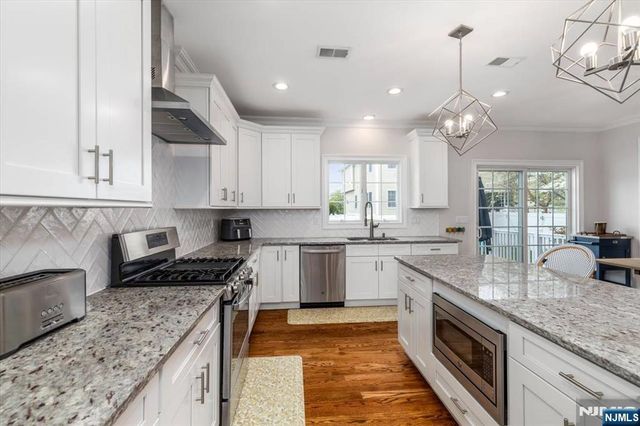 180 Terrace Avenue, Lodi, NJ 07644