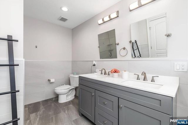 180 Terrace Avenue, Lodi, NJ 07644