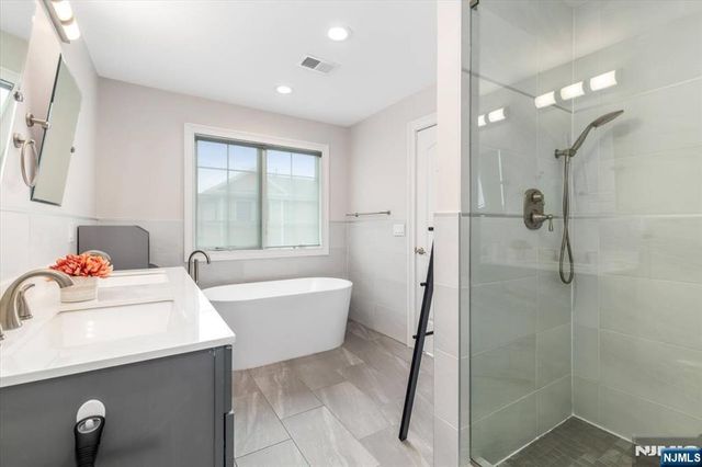 180 Terrace Avenue, Lodi, NJ 07644