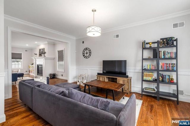 180 Terrace Avenue, Lodi, NJ 07644