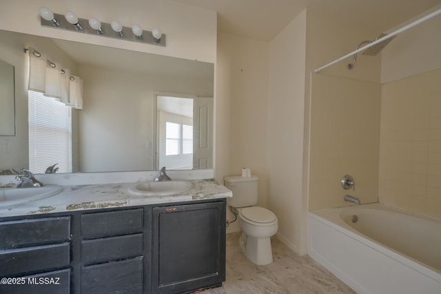 3482 N Rocky Spring Court, Tucson, AZ 85745