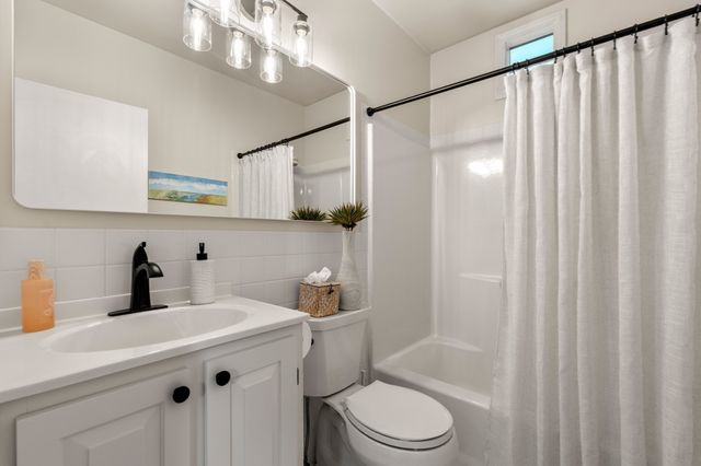 38 Hawthorne Rd, Wayland, MA 01778