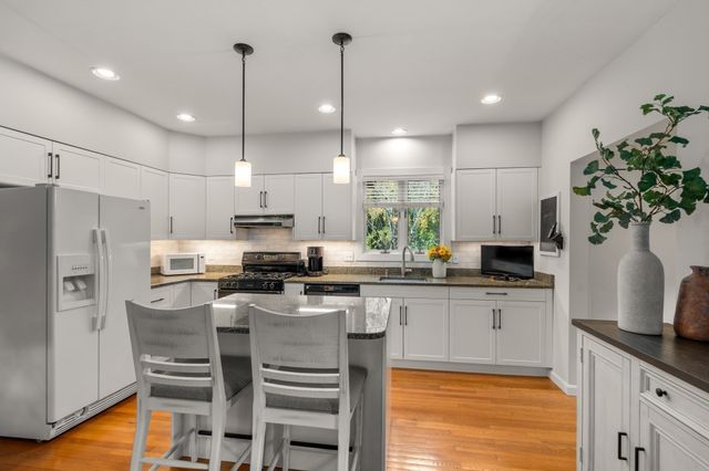 38 Hawthorne Rd, Wayland, MA 01778