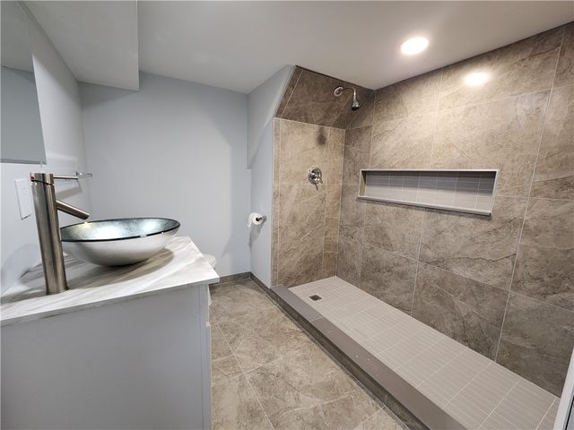 2525 Lyell Road, Gates, NY 14606