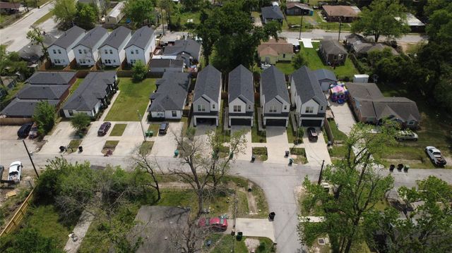 8706 Lawnridge Street, Houston, TX 77016