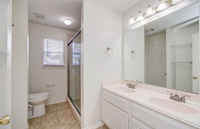 914 Garrett Drive, Magnolia, TX 77354