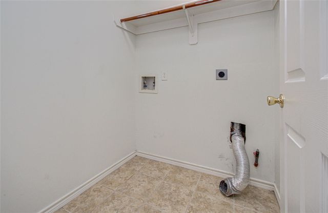 914 Garrett Drive, Magnolia, TX 77354