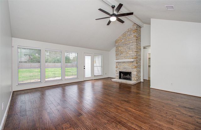 914 Garrett Drive, Magnolia, TX 77354