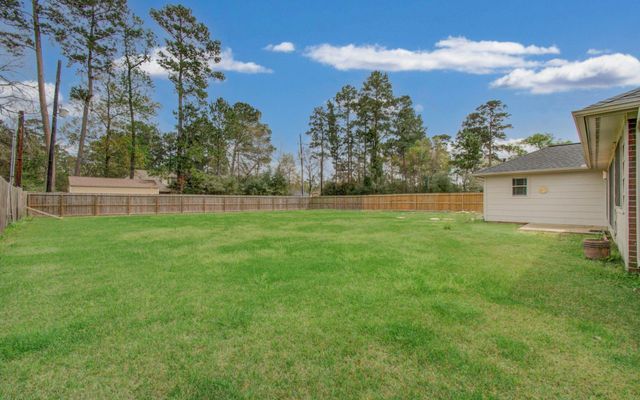 914 Garrett Drive, Magnolia, TX 77354
