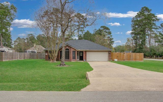 914 Garrett Drive, Magnolia, TX 77354