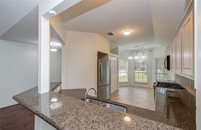 914 Garrett Drive, Magnolia, TX 77354