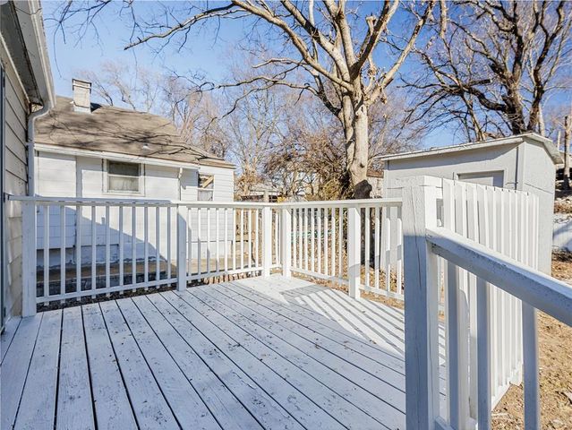 2457 Poplar Avenue, Kansas City, MO 64127