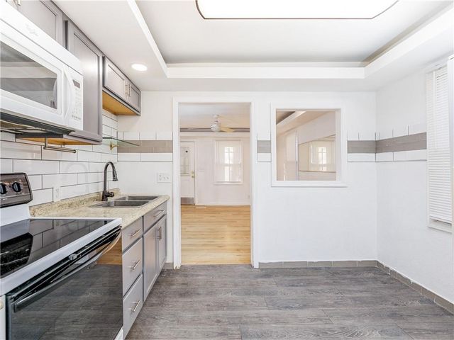 2457 Poplar Avenue, Kansas City, MO 64127