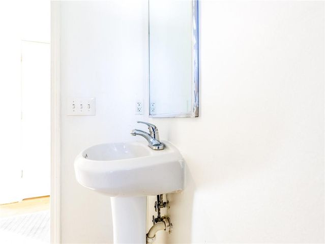 2457 Poplar Avenue, Kansas City, MO 64127