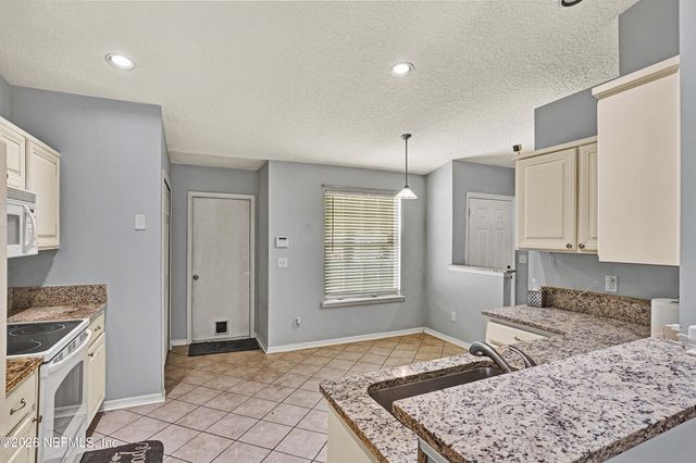 2925 COLLEGE PARK Drive, Middleburg, FL 32068
