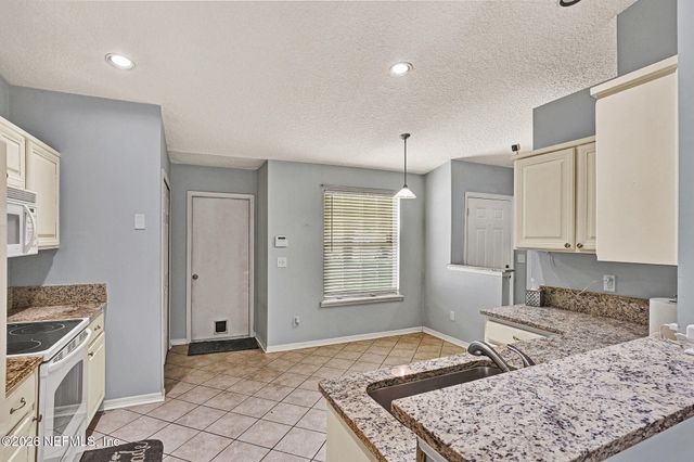 2925 COLLEGE PARK Drive, Middleburg, FL 32068