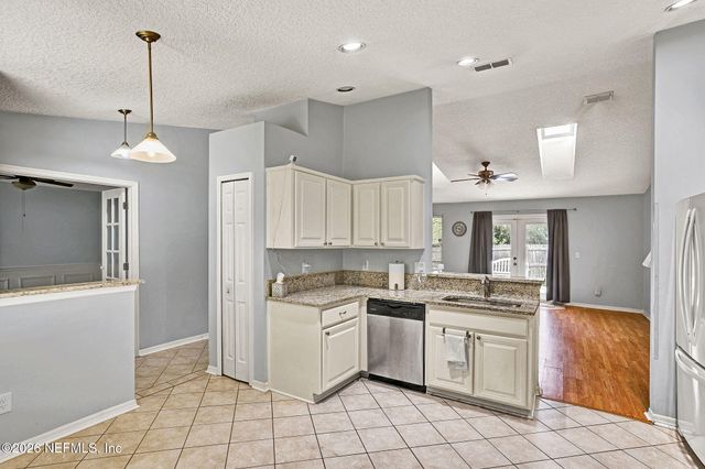 2925 COLLEGE PARK Drive, Middleburg, FL 32068