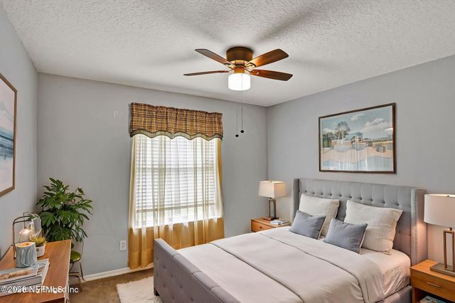 2925 COLLEGE PARK Drive, Middleburg, FL 32068