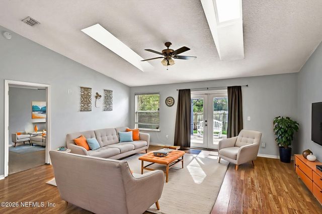 2925 COLLEGE PARK Drive, Middleburg, FL 32068