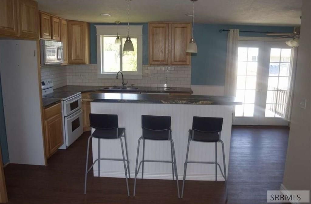 Image 3 of property listing at 856 Sawtooth Street, Chubbuck, ID 83202