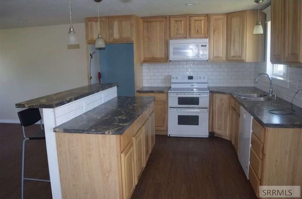 Image 4 of property listing at 856 Sawtooth Street, Chubbuck, ID 83202